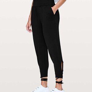 Lululemon Spirited Sissone Pant *25" - Size 4
